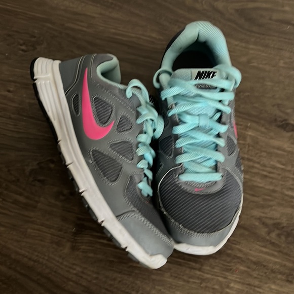 Nike Shoes - LAST CALL🔥Nike Women's Running Shoe Revolution